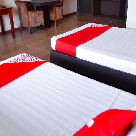 เรดดอร์ซ พลัส แอท โพรเจ็ก 6 เกซอนซิตี้ Hotel ภายนอก รูปภาพ