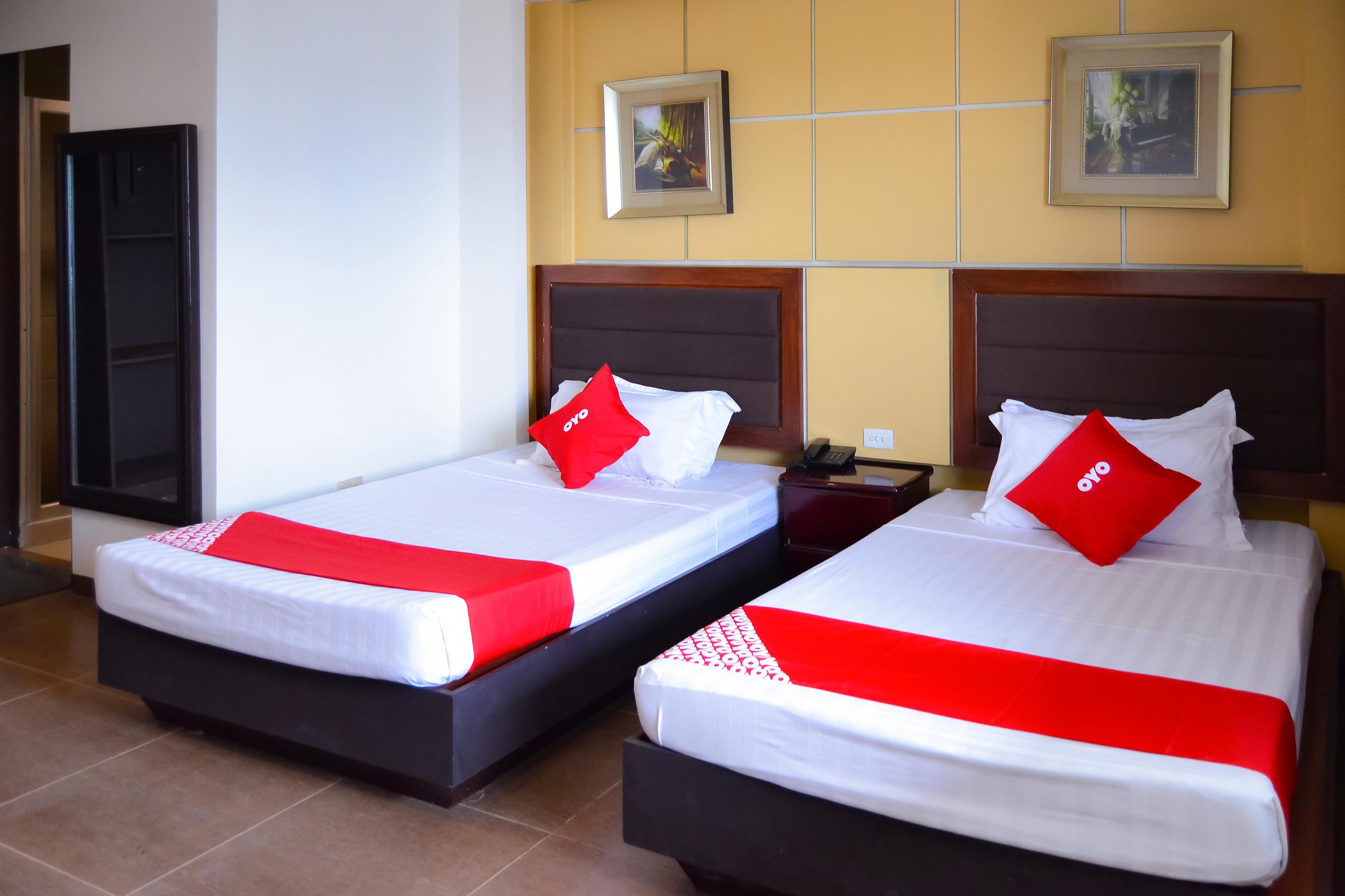เรดดอร์ซ พลัส แอท โพรเจ็ก 6 เกซอนซิตี้ Hotel ภายนอก รูปภาพ