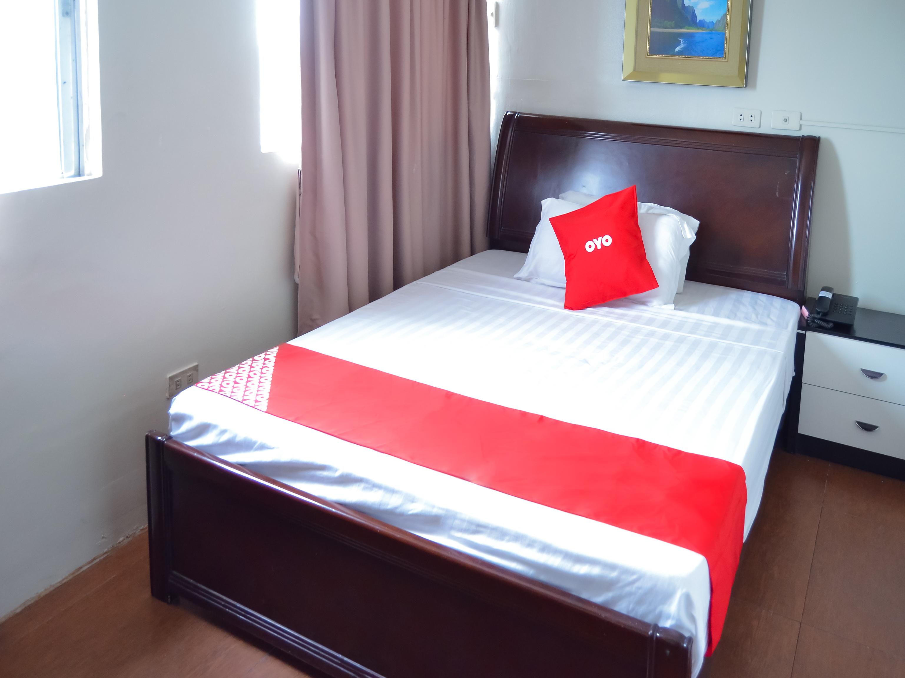 เรดดอร์ซ พลัส แอท โพรเจ็ก 6 เกซอนซิตี้ Hotel ภายนอก รูปภาพ