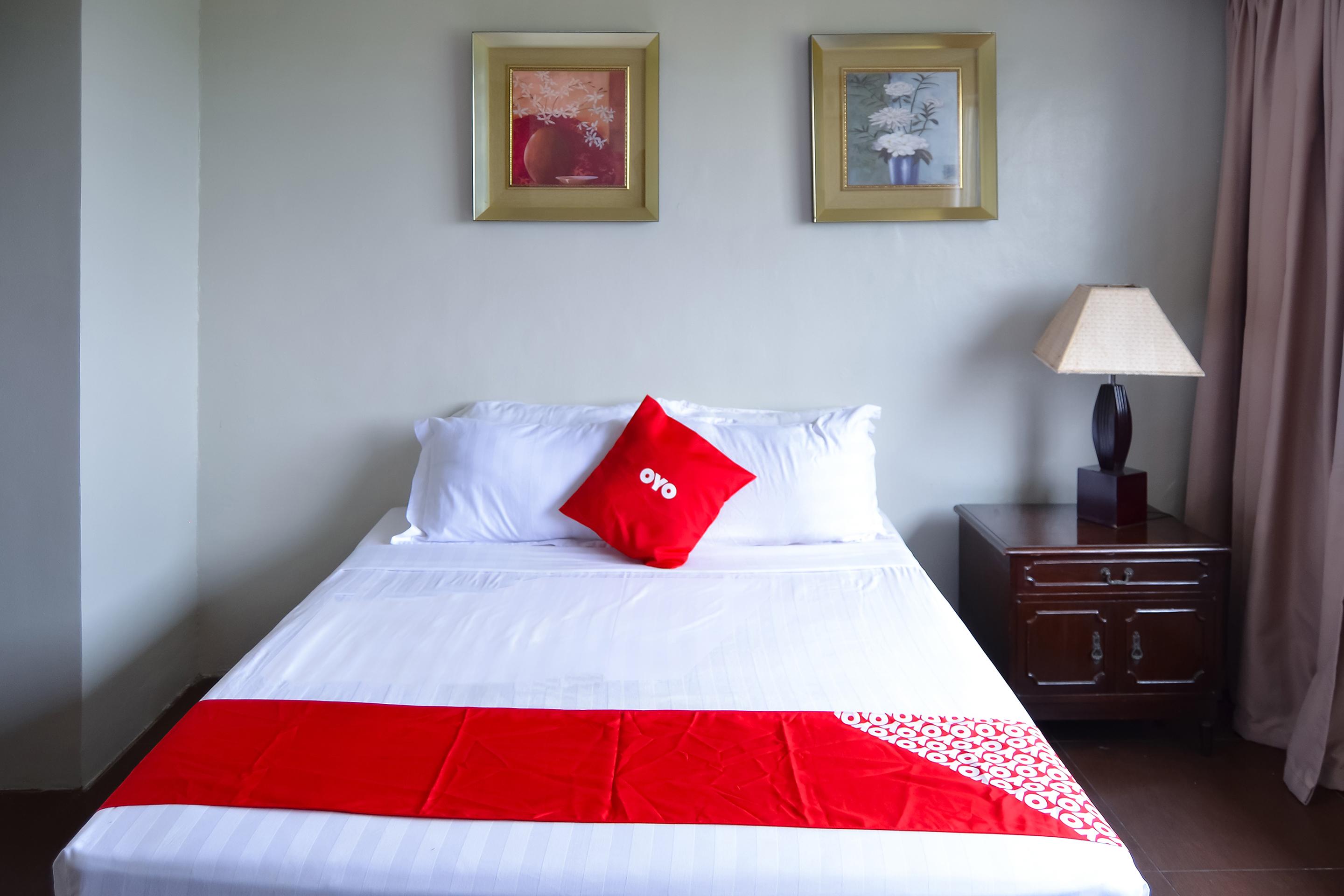 เรดดอร์ซ พลัส แอท โพรเจ็ก 6 เกซอนซิตี้ Hotel ภายนอก รูปภาพ