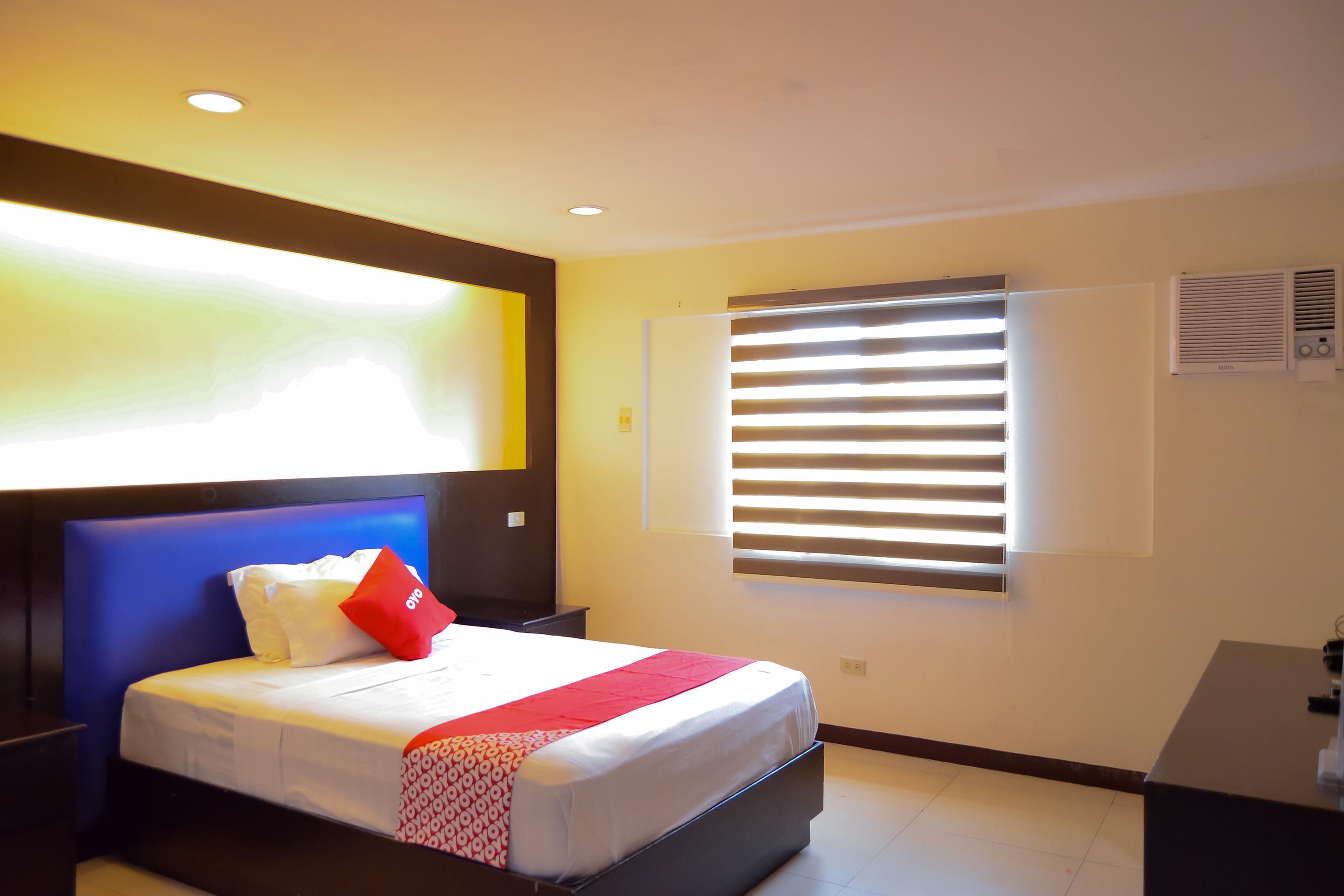 เรดดอร์ซ พลัส แอท โพรเจ็ก 6 เกซอนซิตี้ Hotel ภายนอก รูปภาพ