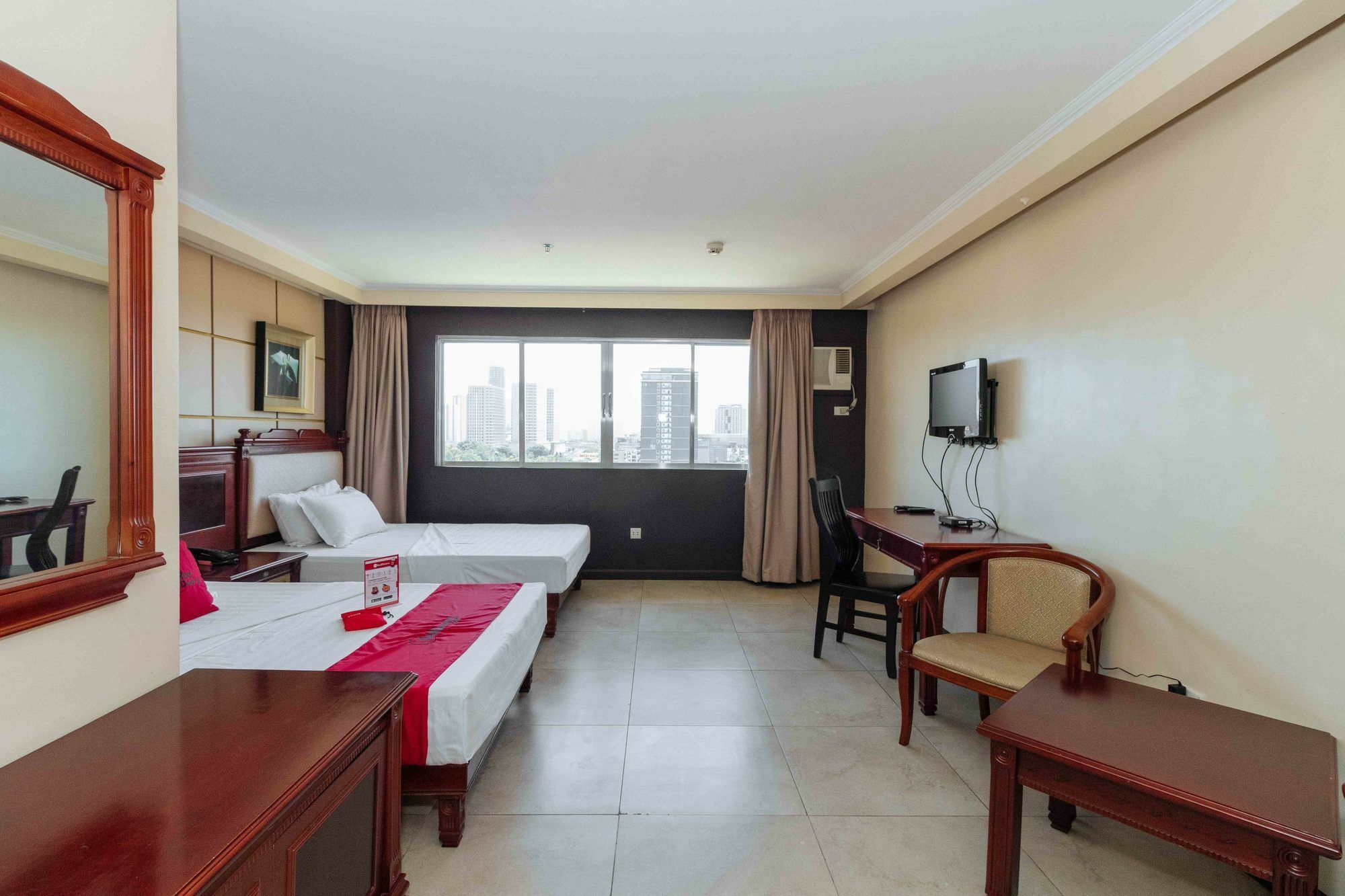 เรดดอร์ซ พลัส แอท โพรเจ็ก 6 เกซอนซิตี้ Hotel ภายนอก รูปภาพ