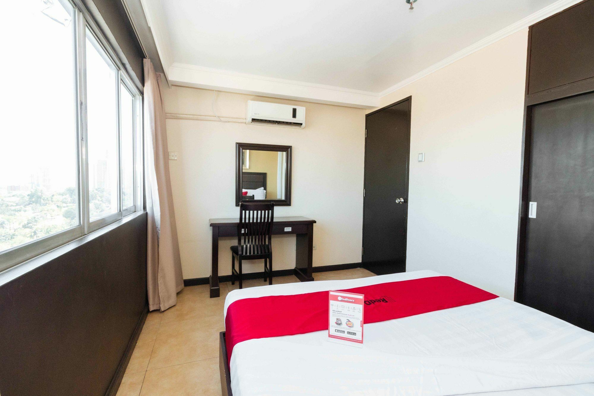 เรดดอร์ซ พลัส แอท โพรเจ็ก 6 เกซอนซิตี้ Hotel ภายนอก รูปภาพ
