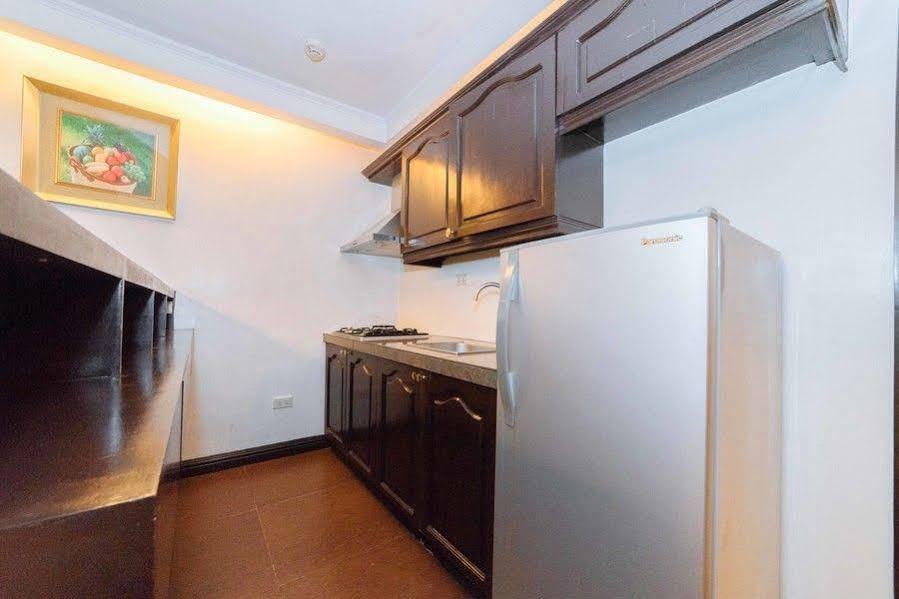 เรดดอร์ซ พลัส แอท โพรเจ็ก 6 เกซอนซิตี้ Hotel ภายนอก รูปภาพ